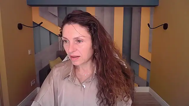 Snapshot of EllaLong chatting on July 2026 11:48:02 AM EllaLong online show from July 2026 11:48:02 AM