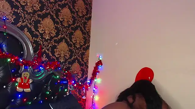 Snapshot of NaiaGils chatting on December 2025 04:36:01 PM NaiaGils online show from December 2025 04:36:01 PM