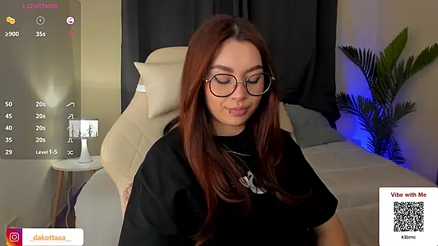 dakottaa  online show from December 2024 02:01:02 AM