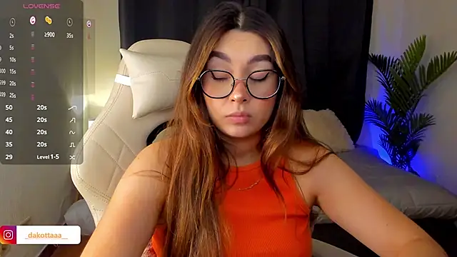 dakottaa  online show from September 2025 11:27:01 PM