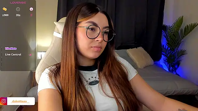 dakottaa  online show from September 2025 11:41:02 PM