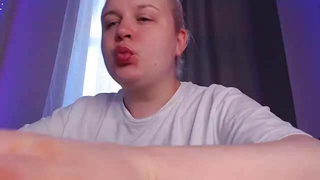 Karolina love  online show from June 2026 03:15:01 AM