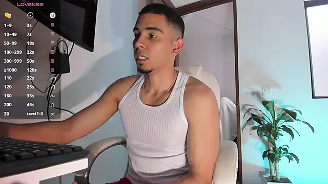 Snapshot of joss_111 chatting on December 2024 01:05:02 PM joss 111 online show from December 2024 01:05:02 PM