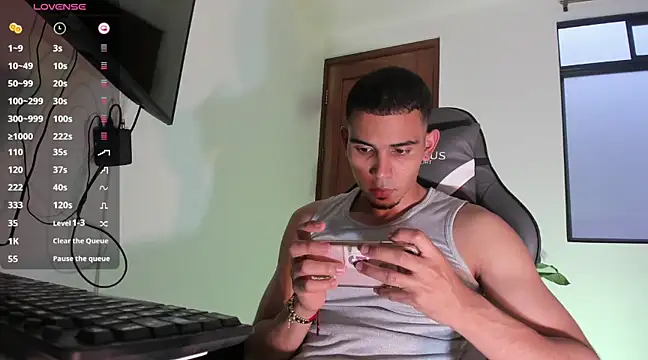 Snapshot of joss_111 chatting on February 2025 10:42:02 PM joss 111 online show from February 2025 10:42:02 PM