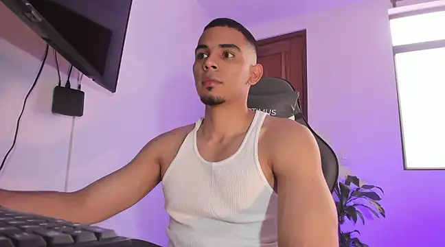 Snapshot of joss_111 chatting on February 2025 01:42:02 PM joss 111 online show from February 2025 01:42:02 PM