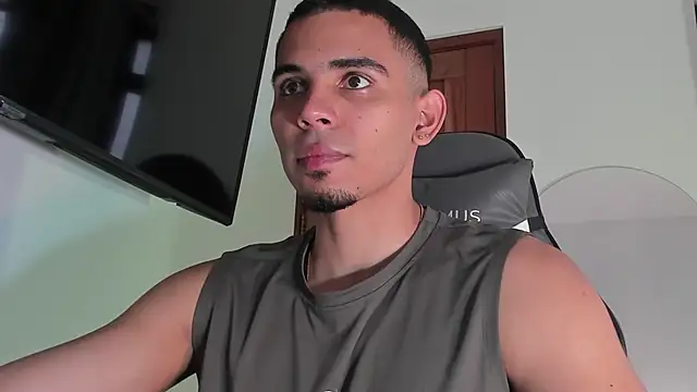 Snapshot of joss_111 chatting on November 2025 12:04:02 PM joss 111 online show from November 2025 12:04:02 PM