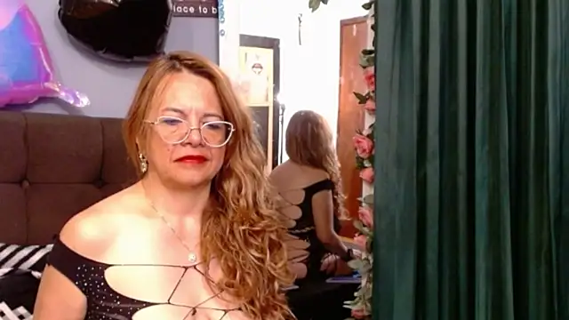 RubyWatson50 online show from December 2025 10:50:02 PM