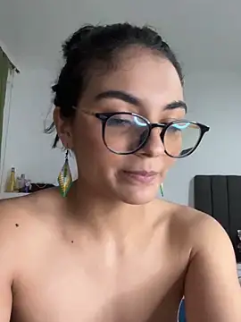 Snapshot of Cat2525 chatting on December 2024 12:18:01 AM Cat2525 online show from December 2024 12:18:01 AM