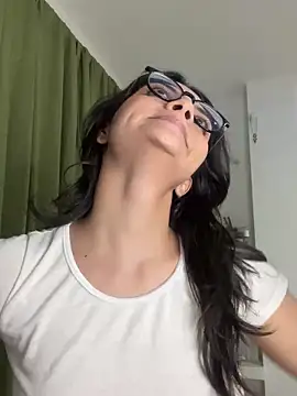 Snapshot of Cat2525 chatting on December 2024 01:22:01 AM Cat2525 online show from December 2024 01:22:01 AM