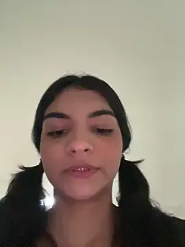 Snapshot of Cat2525 chatting on December 2024 07:32:02 PM Cat2525 online show from December 2024 07:32:02 PM