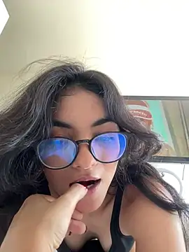 Snapshot of Cat2525 chatting on January 2025 07:00:02 PM Cat2525 online show from January 2025 07:00:02 PM