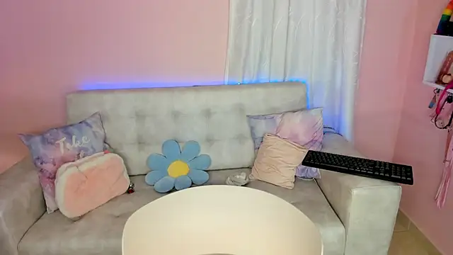 tinysara online show from December 2024 04:27:02 PM