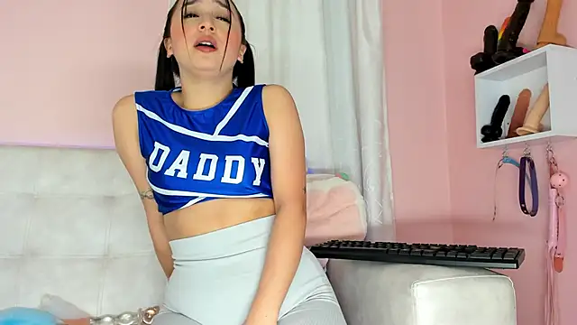 tinysara online show from January 2025 08:22:02 PM