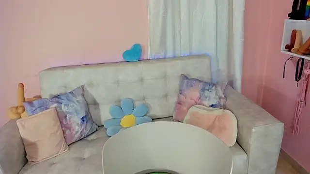 tinysara online show from February 2025 04:42:02 PM