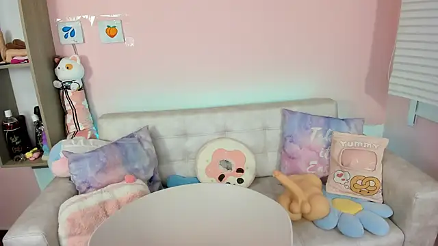 tinysara online show from September 2025 04:20:01 PM