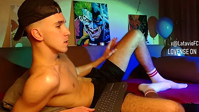 Snapshot of Midnighter_ chatting on December 2024 12:38:01 PM Midnighter online show from December 2024 12:38:01 PM