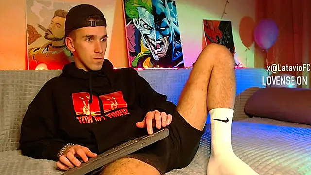 Snapshot of Midnighter_ chatting on January 2025 05:40:02 AM Midnighter online show from January 2025 05:40:02 AM