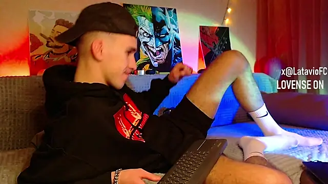 Snapshot of Midnighter_ chatting on January 2025 09:40:01 PM Midnighter online show from January 2025 09:40:01 PM