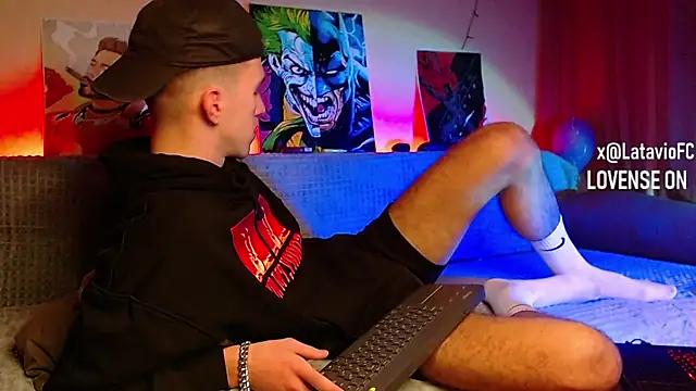 Snapshot of Midnighter_ chatting on January 2025 09:04:02 AM Midnighter online show from January 2025 09:04:02 AM