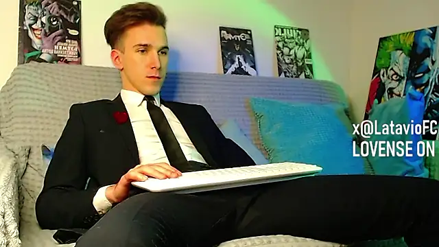 Snapshot of Midnighter_ chatting on March 2026 11:16:01 AM Midnighter online show from March 2026 11:16:01 AM