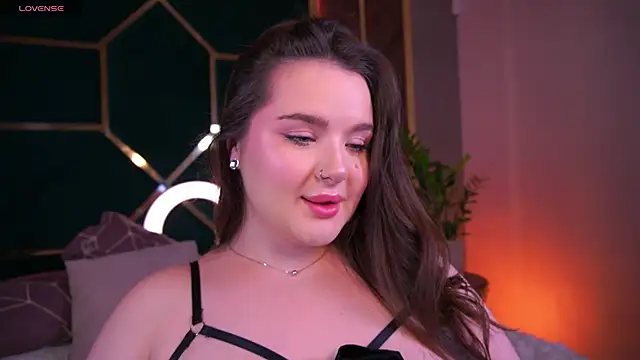 Snapshot of CuteAmberr chatting on January 2025 11:43:01 PM CuteAmberr online show from January 2025 11:43:01 PM