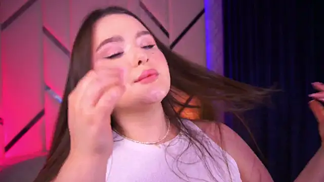 Snapshot of CuteAmberr chatting on March 2025 02:58:01 AM CuteAmberr online show from March 2025 02:58:01 AM