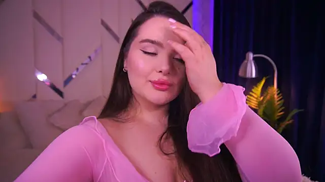 Snapshot of CuteAmberr chatting on October 2025 12:04:01 AM CuteAmberr online show from October 2025 12:04:01 AM