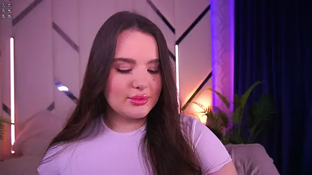 Snapshot of CuteAmberr chatting on November 2025 12:47:01 AM CuteAmberr online show from November 2025 12:47:01 AM