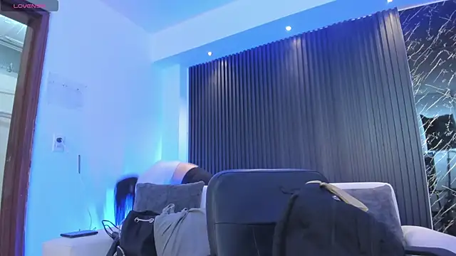 charlottewhitte online show from February 2025 11:17:01 AM