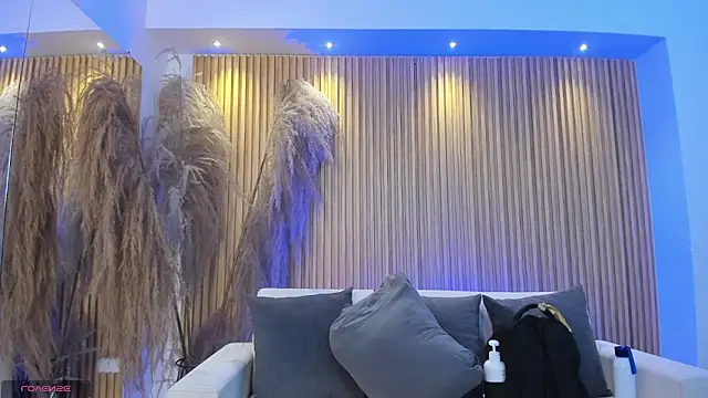 charlottewhitte online show from March 2025 11:41:01 AM