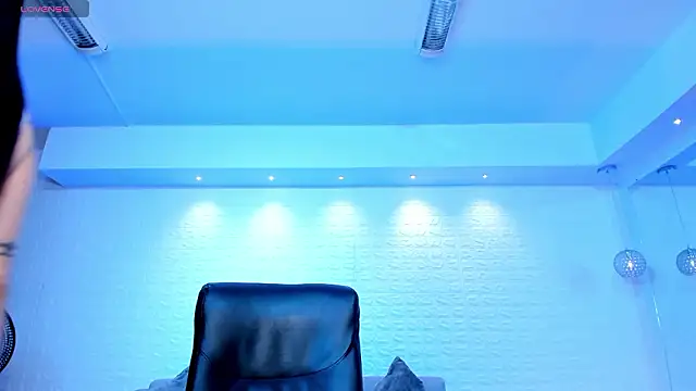 charlottewhitte online show from February 2026 12:54:01 PM