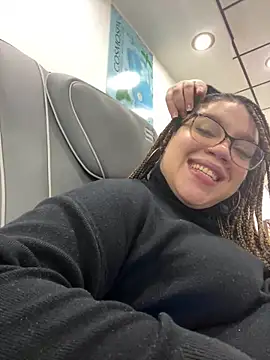 QueenNuttCollector online show from January 2025 10:12:01 PM