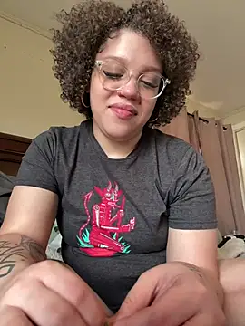 QueenNuttCollector online show from March 2026 05:19:01 PM