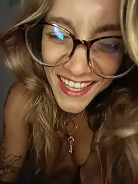 rose-rainbowgoddess online show from April 2026 12:41:02 AM