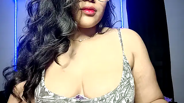 Lucy kanne online show from December 2024 11:37:02 PM