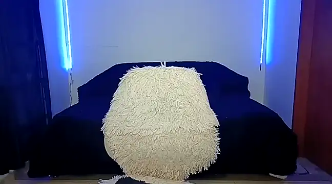 Lucy kanne online show from January 2025 09:45:01 PM