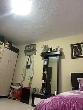 Vaiolet a online show from December 2024 10:31:01 PM