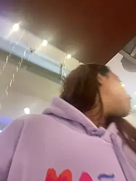 Vaiolet a online show from December 2024 11:35:01 PM