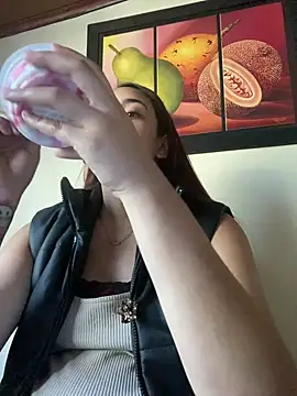 Vaiolet a online show from January 2025 09:54:01 PM