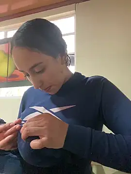 Vaiolet a online show from March 2025 07:49:01 PM