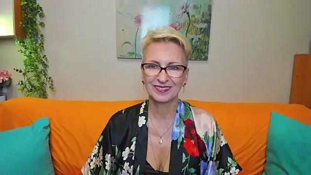 iamyourdream89 online show from December 2025 02:22:02 PM