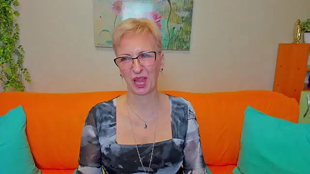 iamyourdream89 online show from April 2026 12:39:01 PM