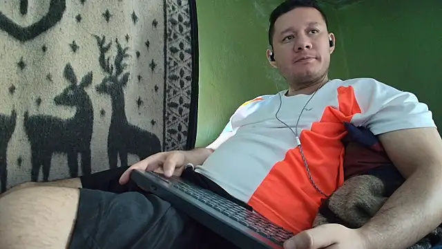 Snapshot of sweet_cock28 chatting on April 2026 03:35:01 PM sweet cock28 online show from April 2026 03:35:01 PM