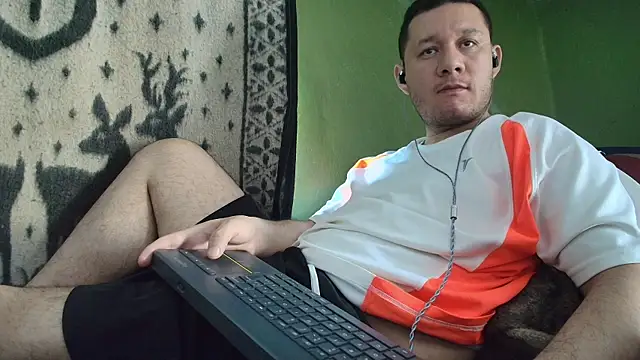 Snapshot of sweet_cock28 chatting on April 2026 03:47:02 PM sweet cock28 online show from April 2026 03:47:02 PM
