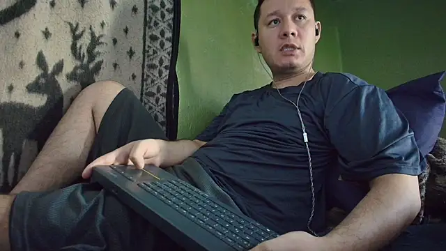 Snapshot of sweet_cock28 chatting on April 2026 03:06:01 PM sweet cock28 online show from April 2026 03:06:01 PM
