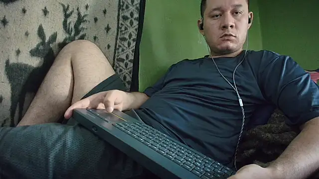 Snapshot of sweet_cock28 chatting on May 2026 03:18:01 PM sweet cock28 online show from May 2026 03:18:01 PM