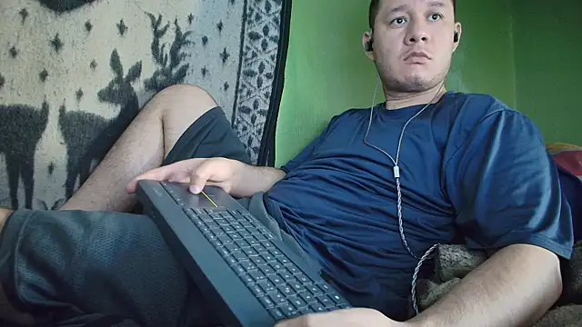 Snapshot of sweet_cock28 chatting on May 2026 03:18:01 PM sweet cock28 online show from May 2026 03:18:01 PM