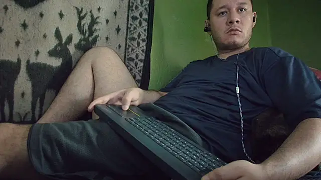Snapshot of sweet_cock28 chatting on May 2026 03:06:01 PM sweet cock28 online show from May 2026 03:06:01 PM