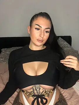 Mia-Bremer online show from December 2025 12:40:02 AM