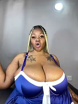 Snapshot of Yung-Missy chatting on December 2024 08:31:01 AM Yung-Missy online show from December 2024 08:31:01 AM